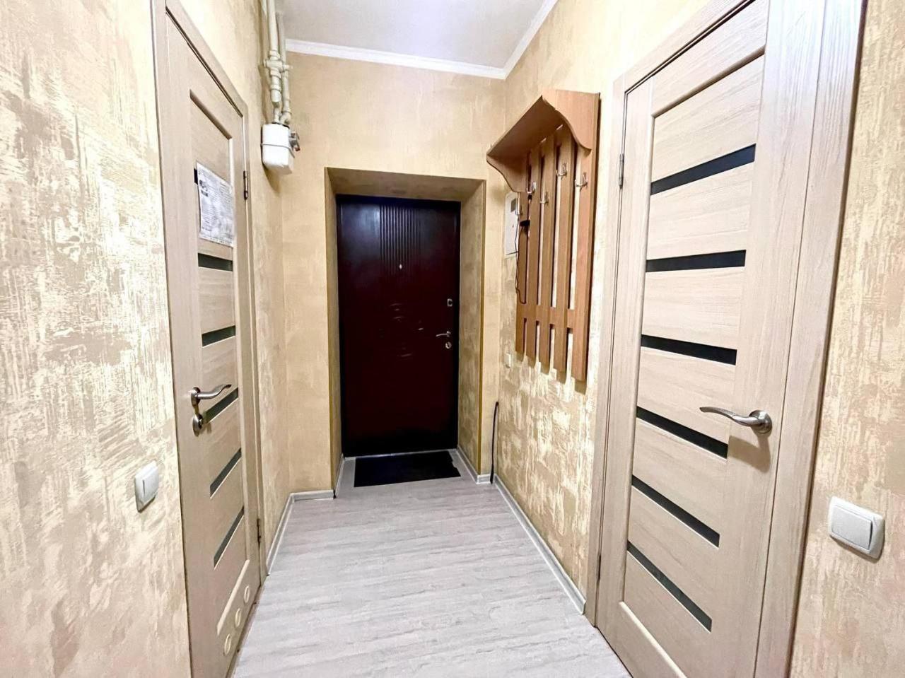 Apartments On Skovoroda Street Kharkiv Exterior photo