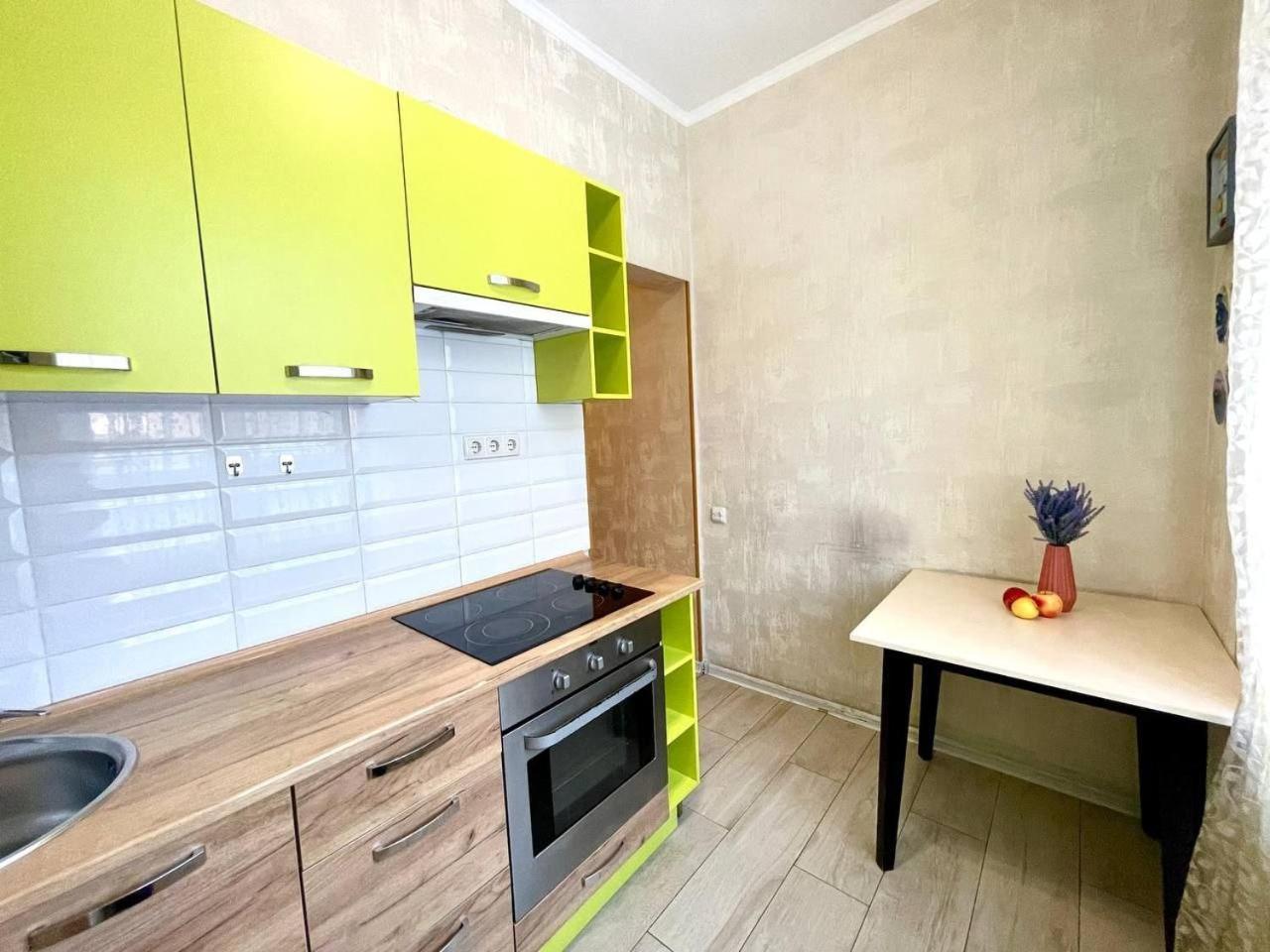 Apartments On Skovoroda Street Kharkiv Exterior photo